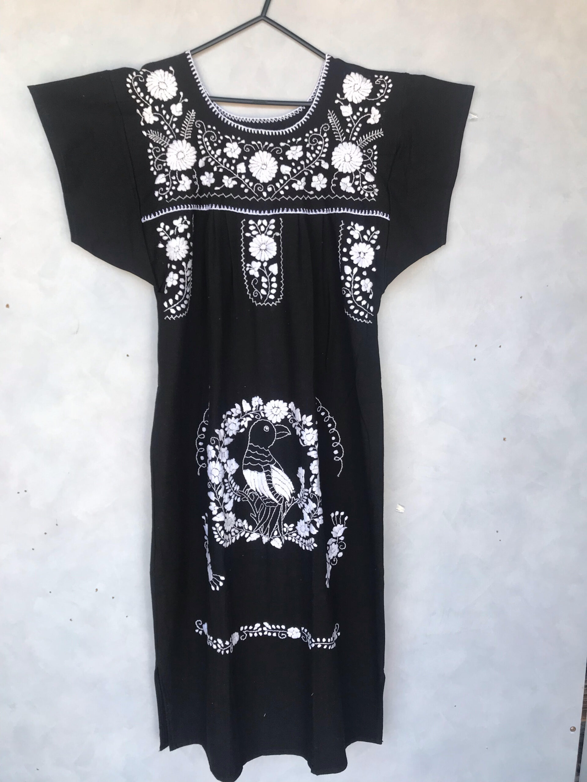 CALICO DRESS BLACK WITH WHITE EMBROIDERY (MED SIZE) - Rustico Mexicano